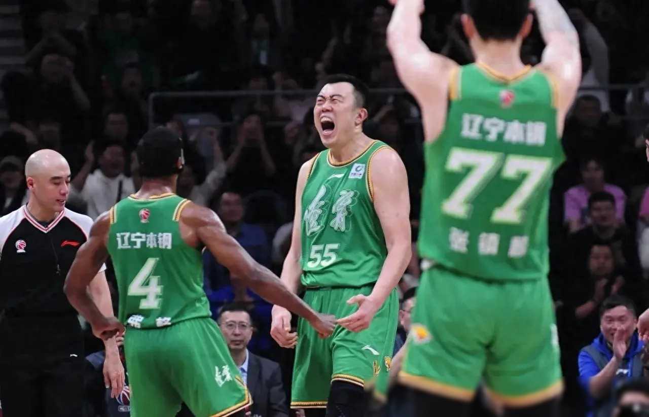 CBA球员荣获重要奖项，展现实力斩获殊荣的简单介绍