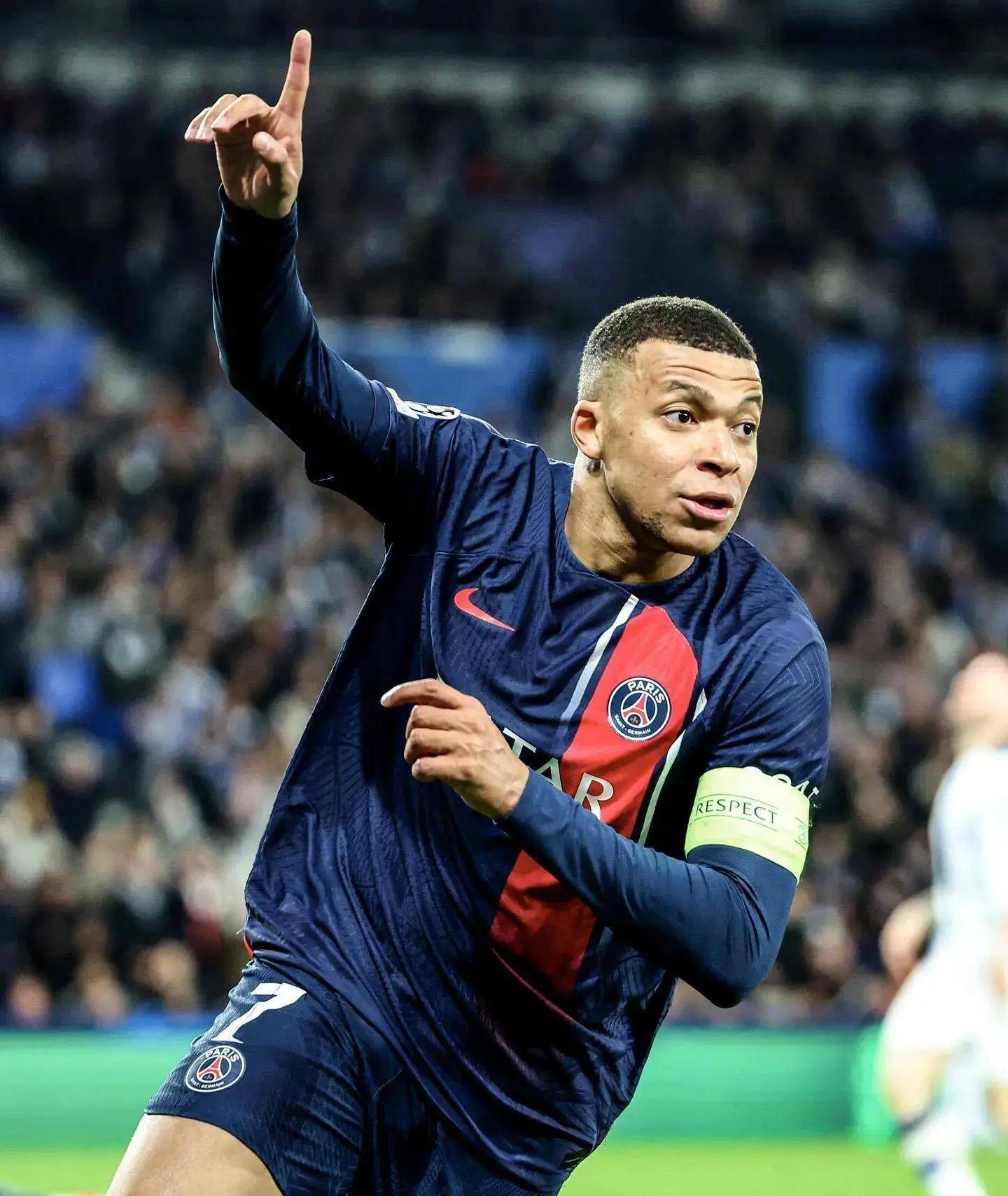 关于巴黎圣日耳曼逆转，成功晋级八强的信息