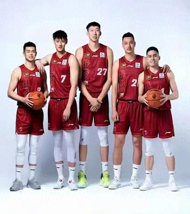 北京首钢队主场大胜，积极备战下一场比赛