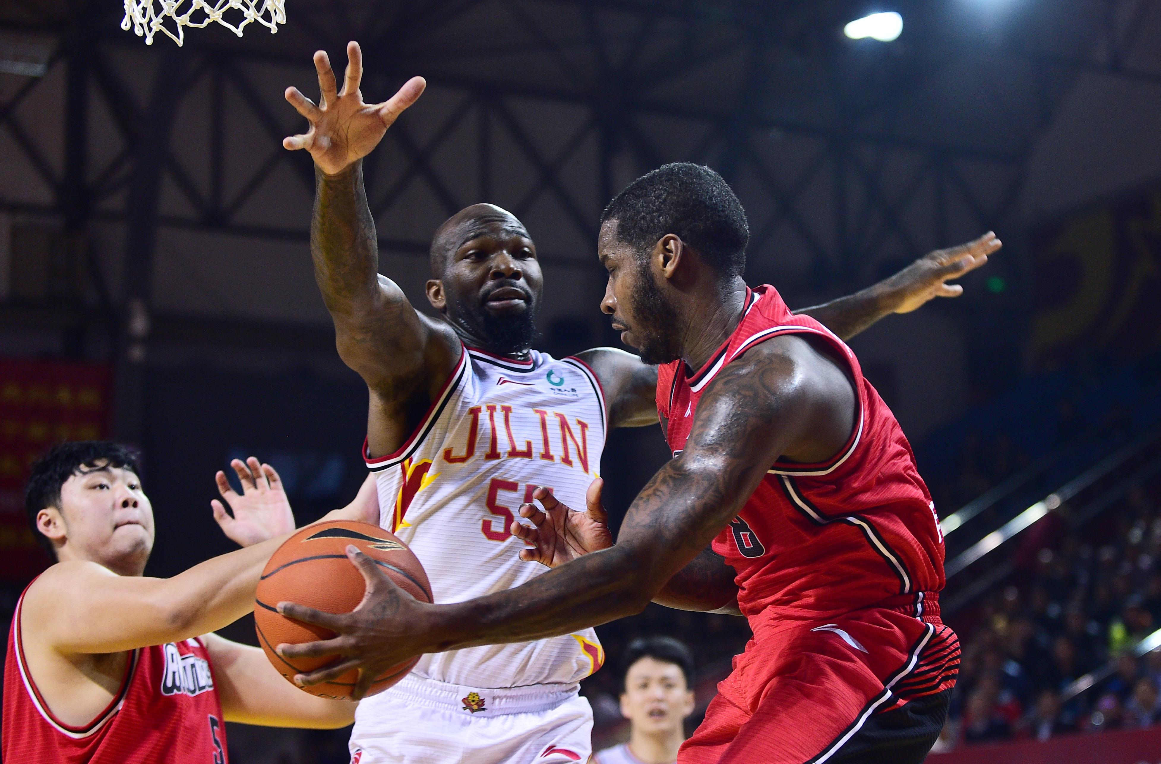 阿尔希拉尔连续不败，成为黑马球队！的简单介绍