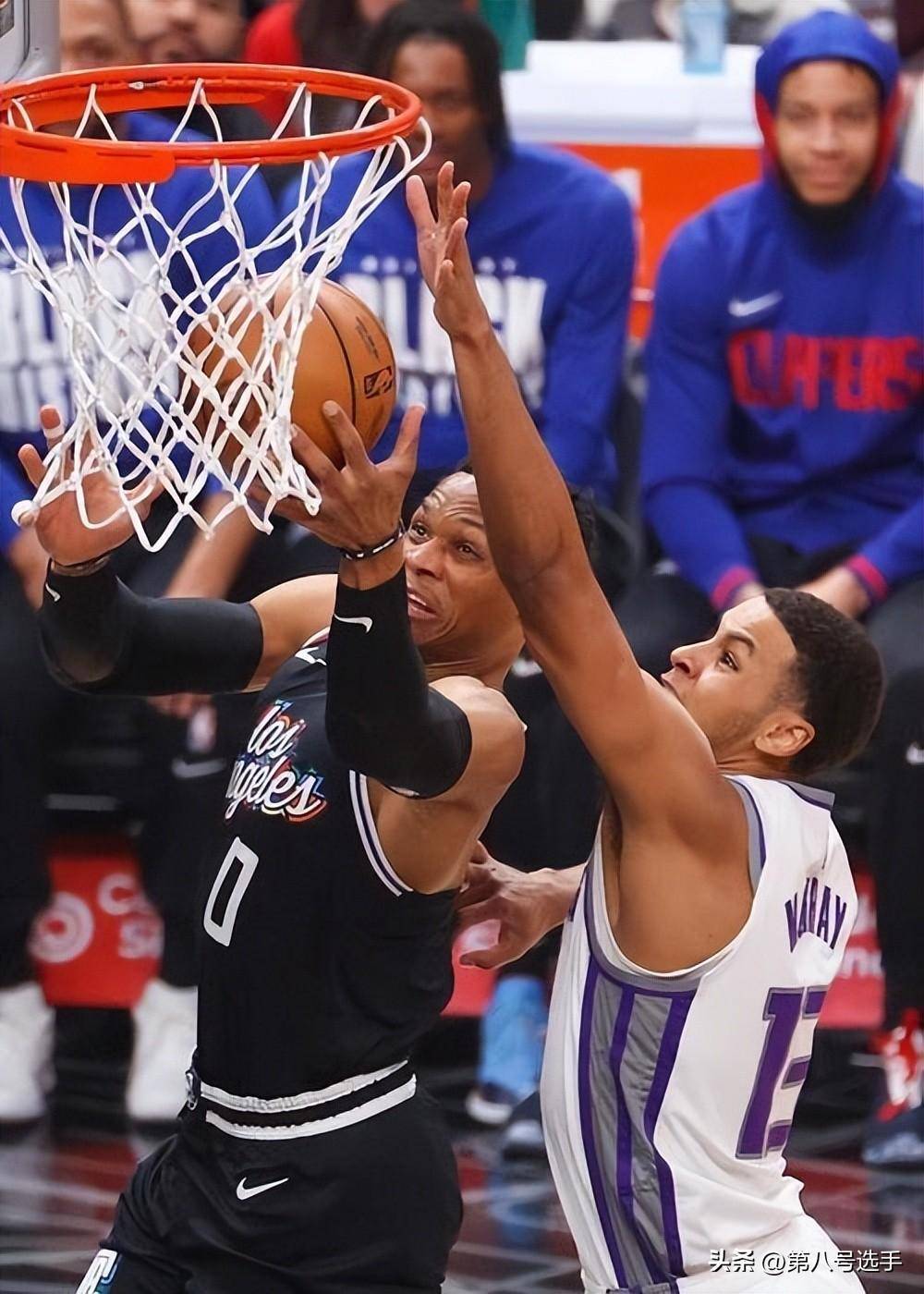 快船双核心连续砍分，引领球队胜利