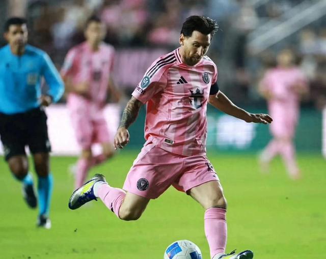 巴萨球队诡异表现，艰难晋级下一轮