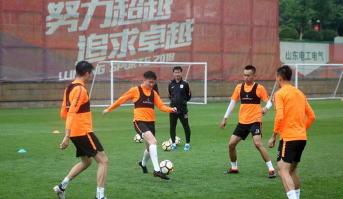 包含关键时刻发挥出色,赛场精彩连连的词条 包含关键时刻发挥出色,赛场精彩连连的词条