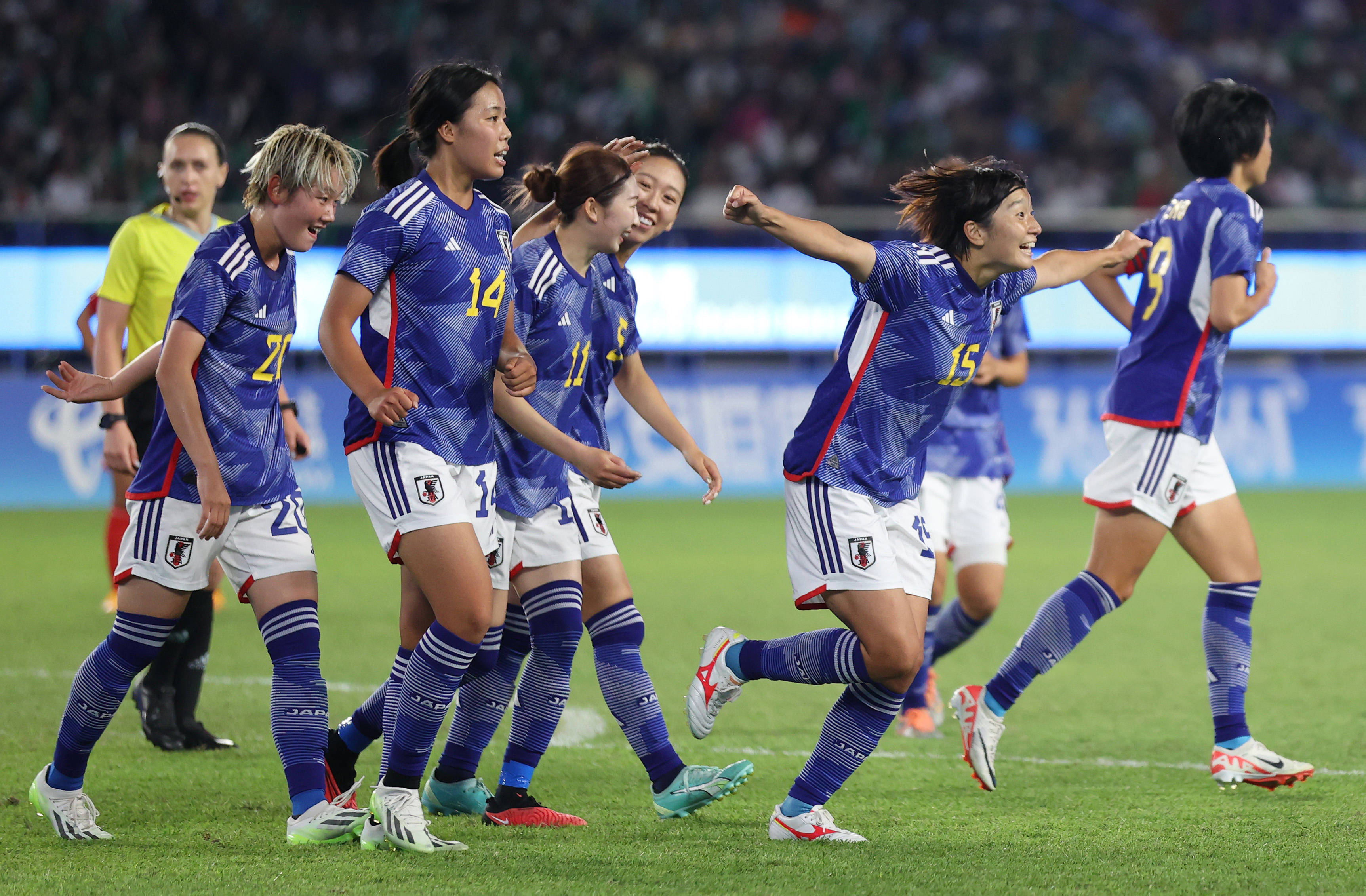 国际女足在大赛中闪闪发光 国际女足在大赛中闪闪发光