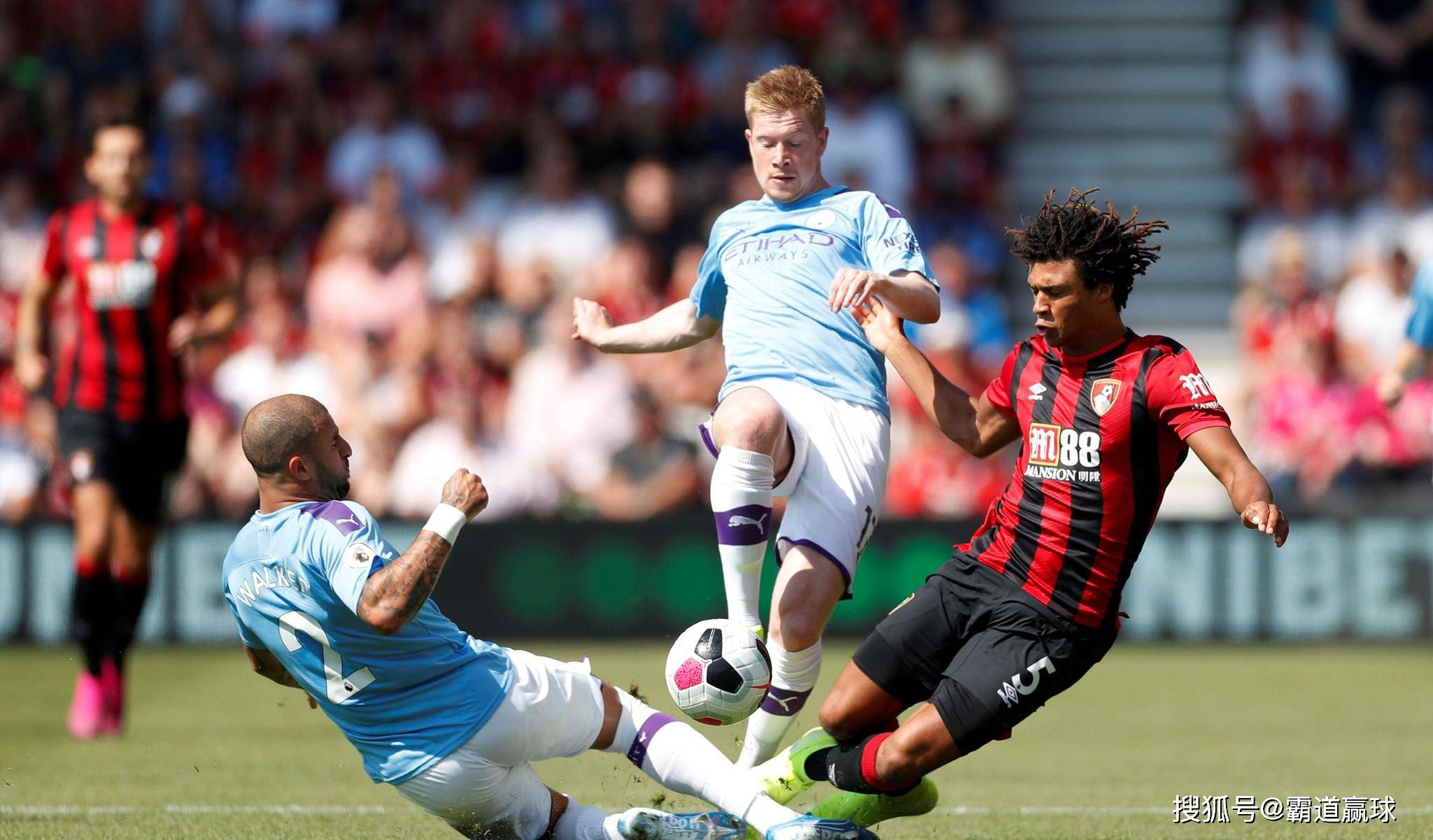 关于曼城客场大胜伯恩茅斯，继续榜首位置的信息