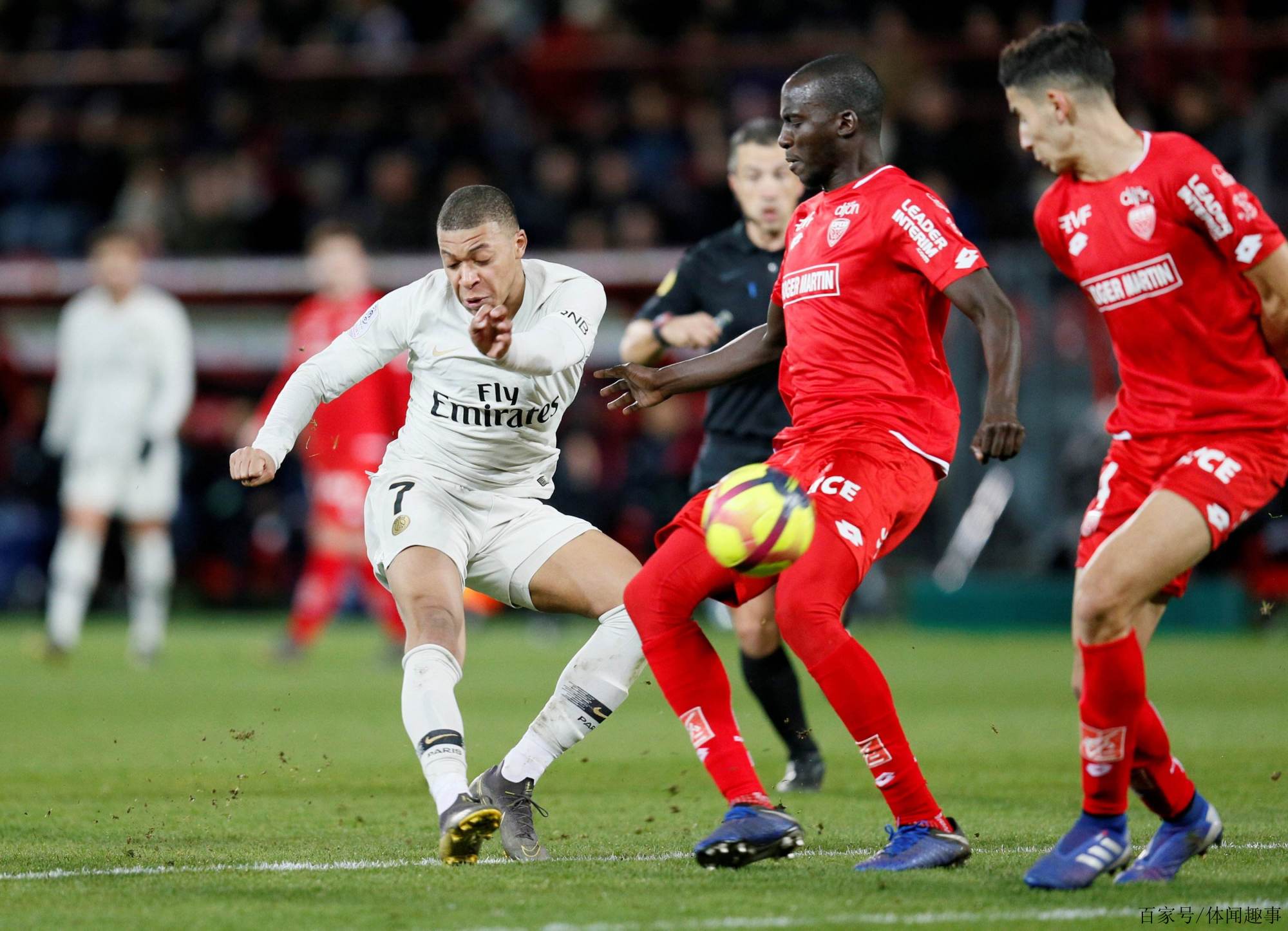 包含尼斯惜败圣埃蒂安！客场无法取胜的词条