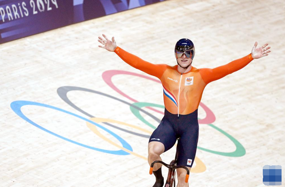 荷兰选手在自行车比赛中表现出色,夺冠 荷兰选手在自行车比赛中表现出色,夺冠