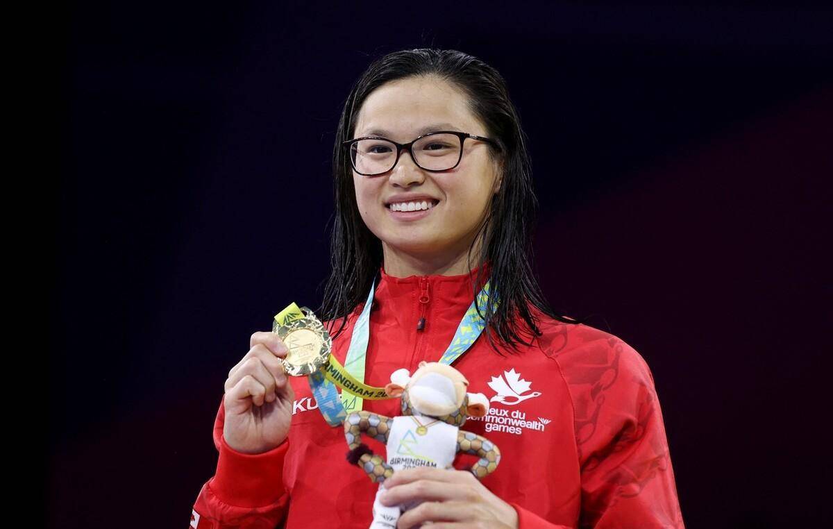 关于加拿大游泳选手刷新纪录，夺得宝座的信息