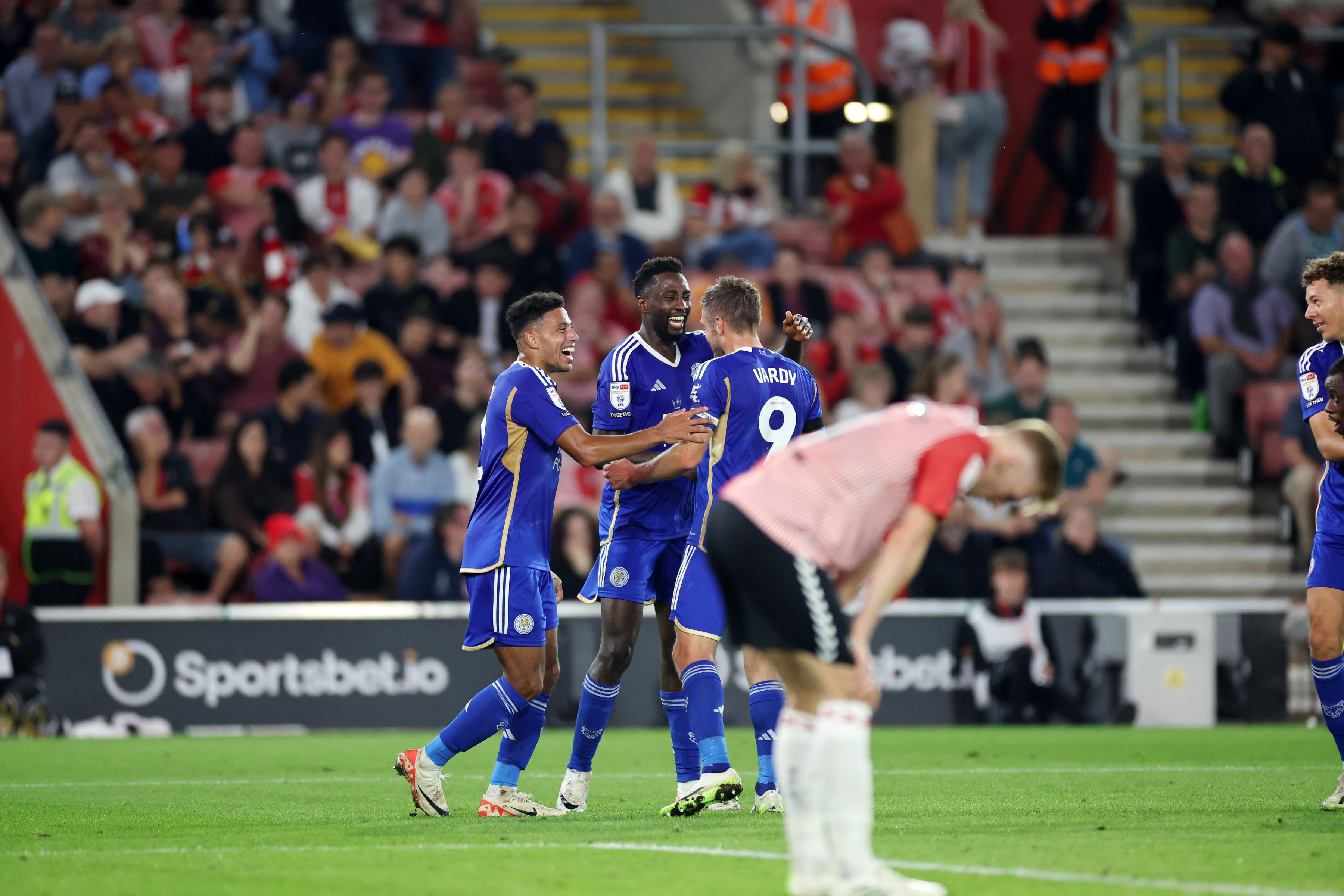 迪迪昂客场一球险胜，重回胜利轨道