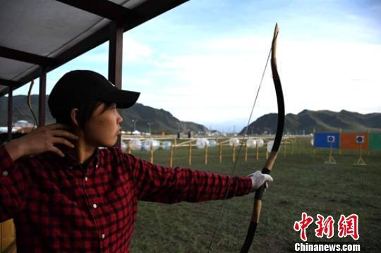 新西兰射箭选手勇夺头筹，英姿飒爽的简单介绍