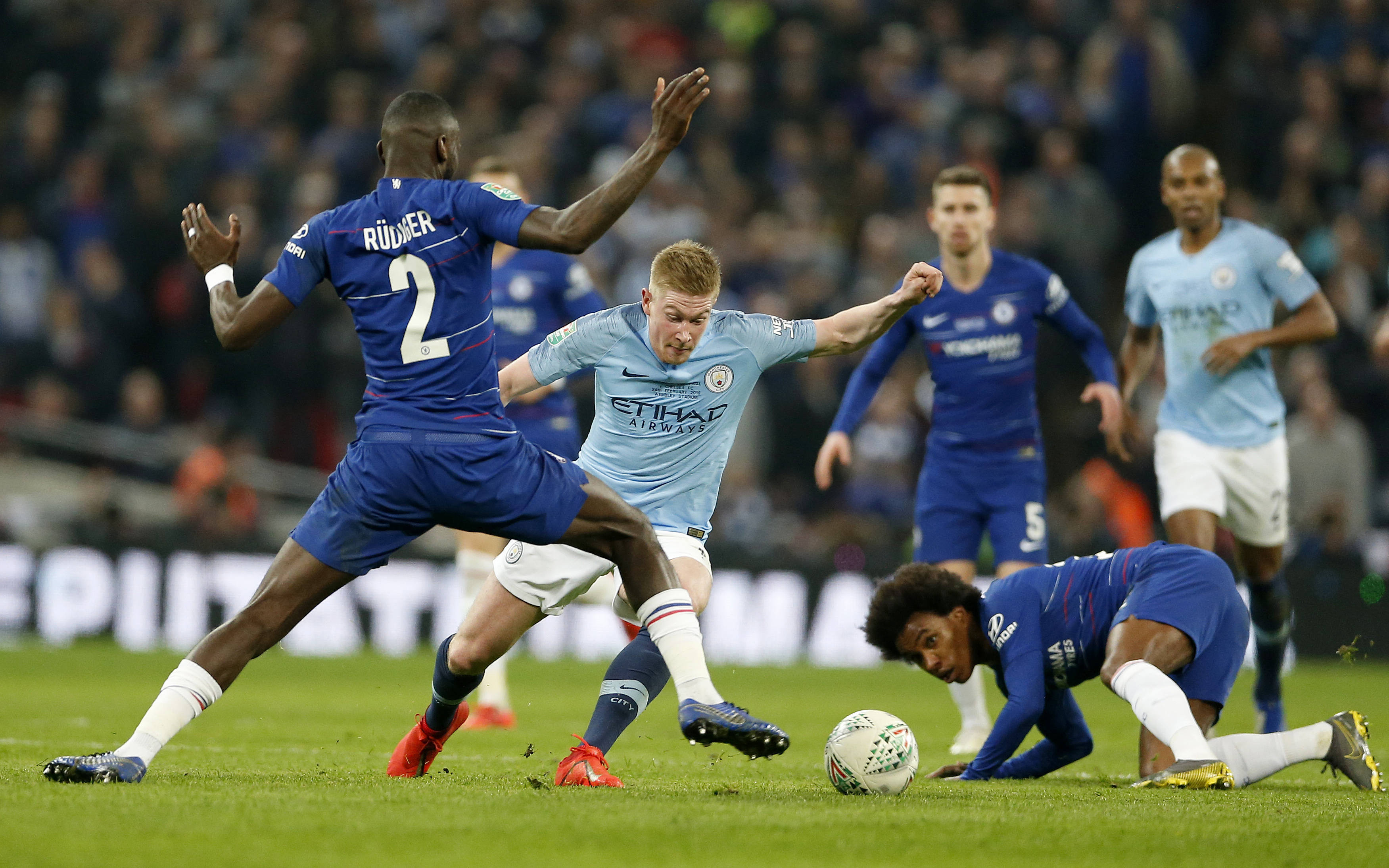 西汉姆客场大胜南安普顿，重返胜利之路