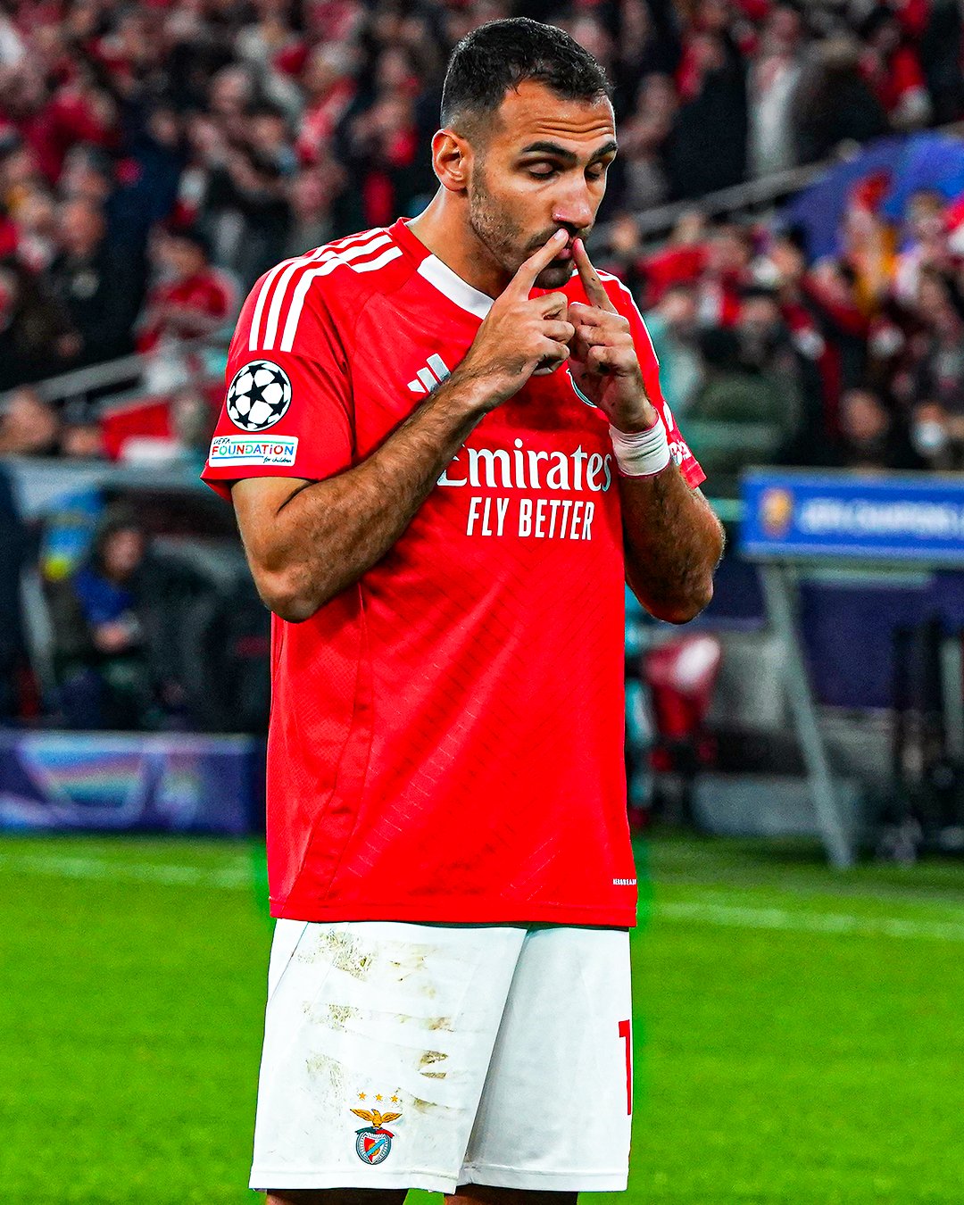 欧洲名将大放异彩，球队实力渐显强劲