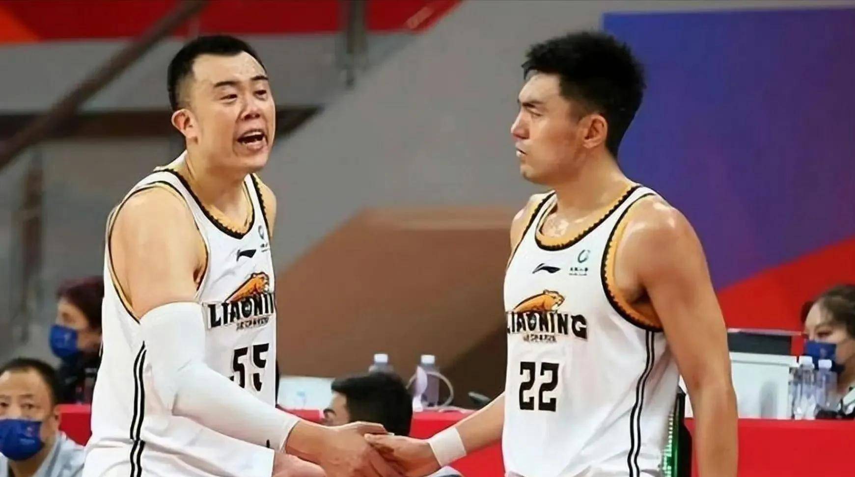 铁血拼搏求胜无畏,山东男篮英雄豪迈奋勇冲击 铁血拼搏求胜无畏,山东男篮英雄豪迈奋勇冲击