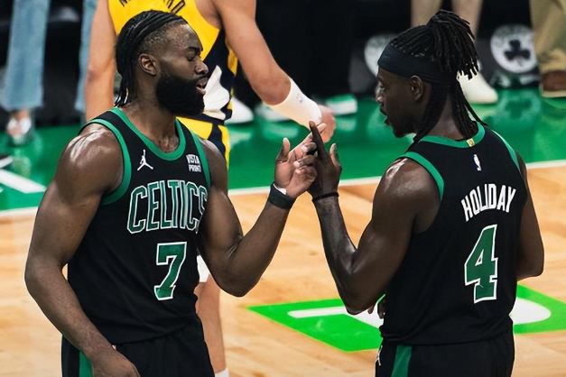 阿尔兹球队锋线火力全开，狂胜对手