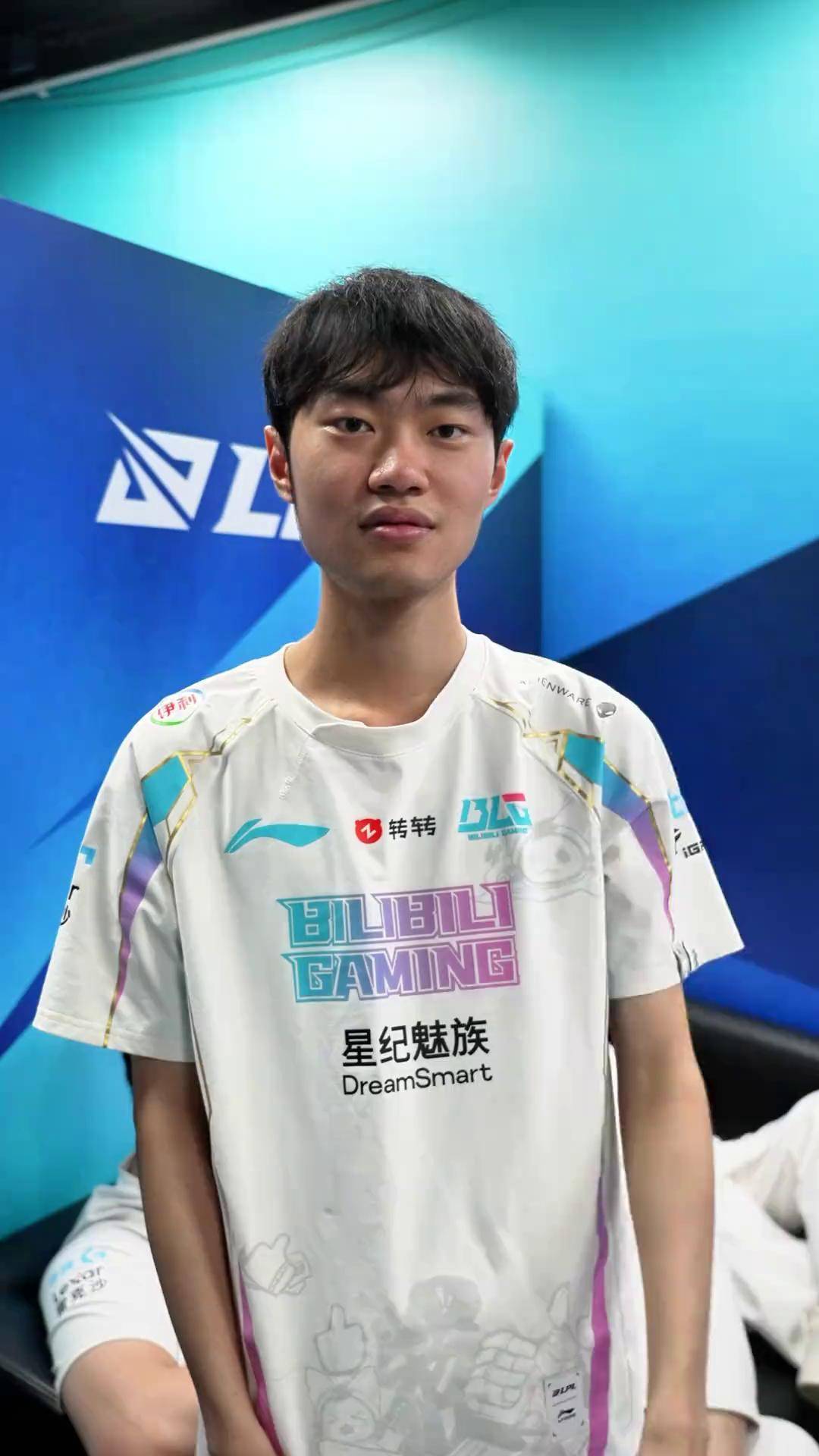 EDG力克HKA，Knight单局斩获MVP宿命之战成都决赛之夜，技惊四座