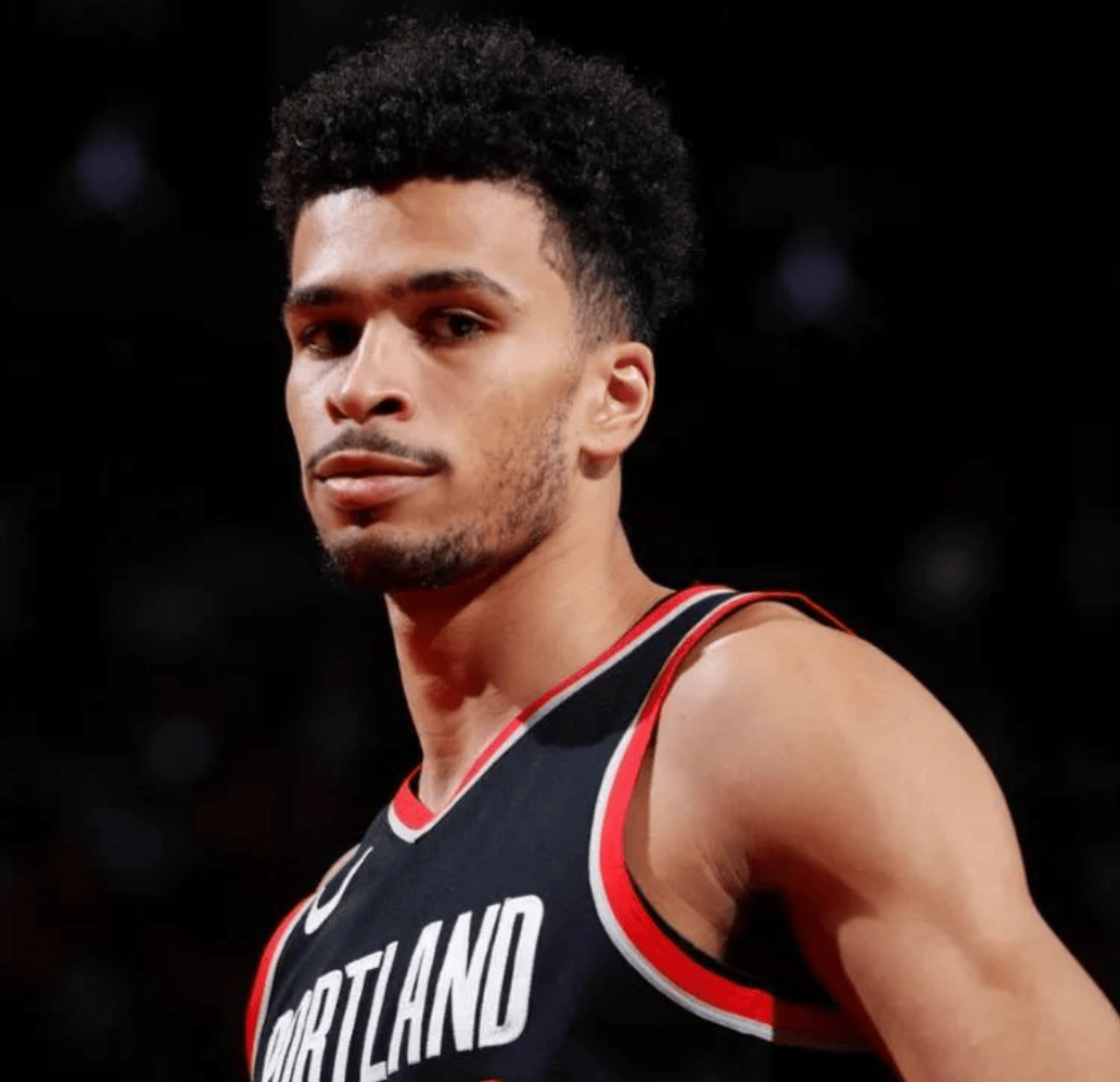 比利时队年轻球员崭露头角，脱颖而出